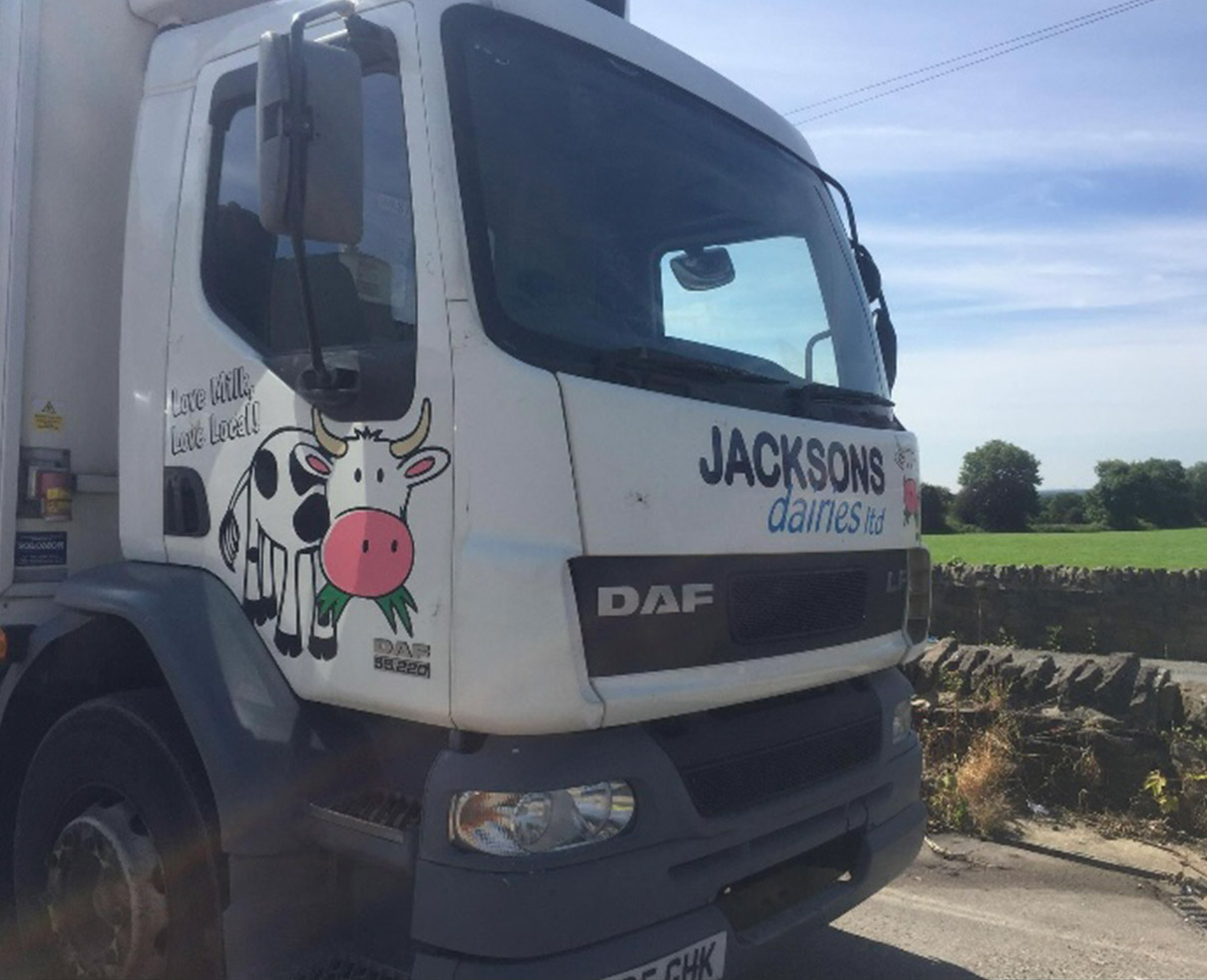 jacksons-dairies-lorry
